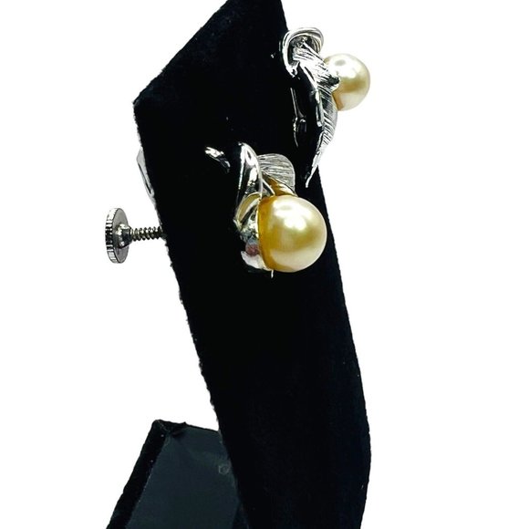 LISNER Vintage 60s Silver Leaf Faux Pearl Screw Back Earrings, Signed - Picture 6 of 11